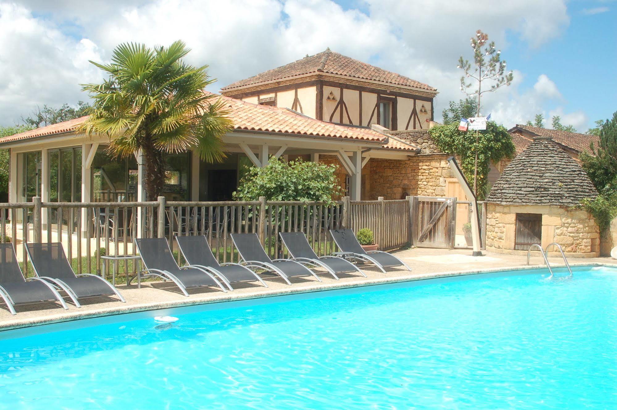 Hotel Le Mas De Castel - Piscine Chauffee سارلا لا كانيدا المظهر الخارجي الصورة